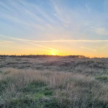 Casa de Férias Charming Two-story Summer House Near