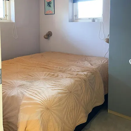 Charming Two-story Summer House Near بيت للعطل