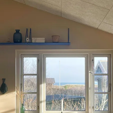 Casa de Férias Charming Two-story Summer House Near *