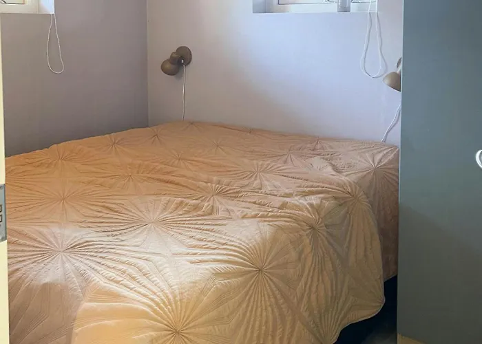 Charming Two-story Summer House Near Hébergement de vacances