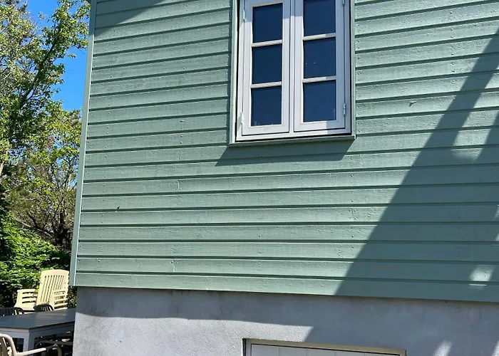 Hébergement de vacances Charming Two-story Summer House Near *